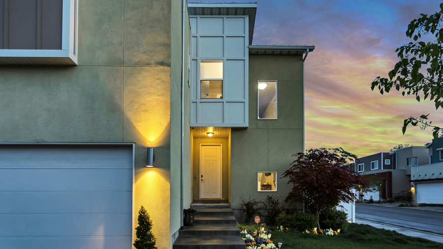 S6-EH3P(75-125)K10-NV-YD-H Hybrid Solar Inverter