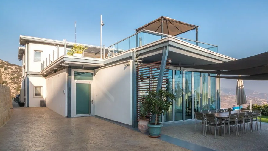 Deye 8kW Hybrid Solar Inverter